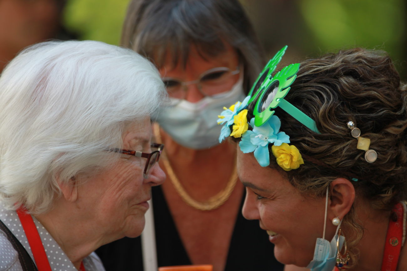 Après-midi festif dans le jardin